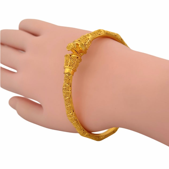 22K Gold Bangle 19.56g