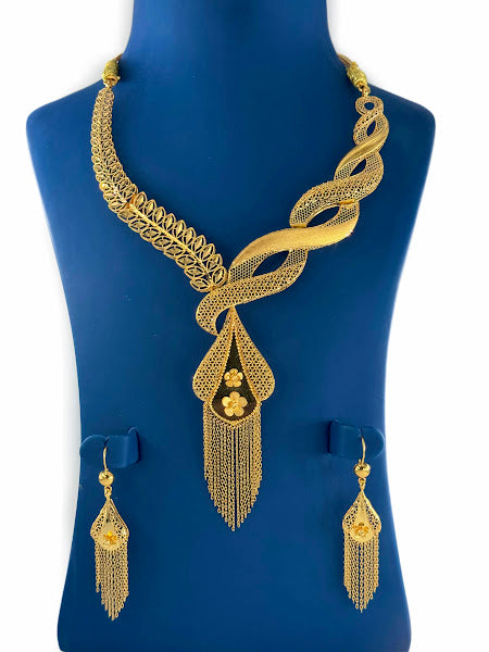 22K Gold Necklace & Earrings 33.11g