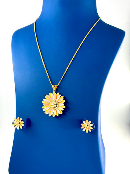 22K Gold Pendant & Earrings 11.01g